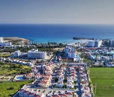 Nissi Golden Sands Sea View 2 Bedroom Ajía Nápa