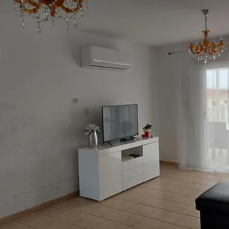 Nissi Golden Sands Sea View 2 Bedroom شقة