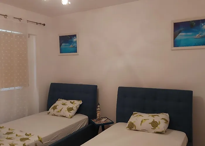 Apartmán Nissi Golden Sands Sea View 2 Bedroom *